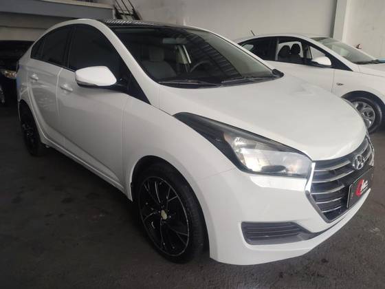 HYUNDAI HB20S 1.0 COMFORT PLUS 12V FLEX 4P MANUAL